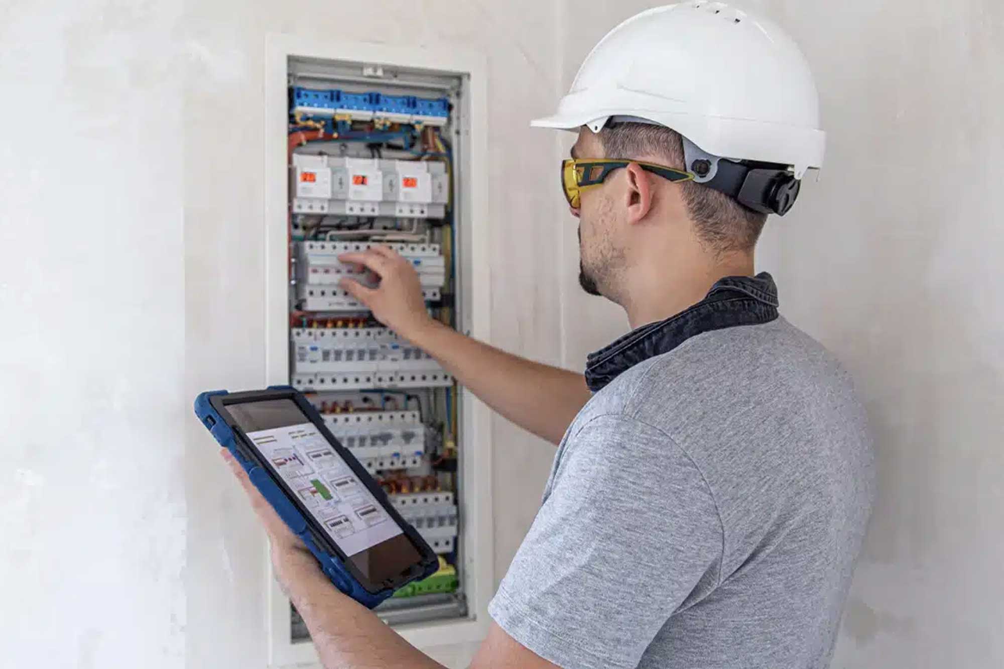 Pourquoi faire contrôler ses installations électriques est essentiel en 2026